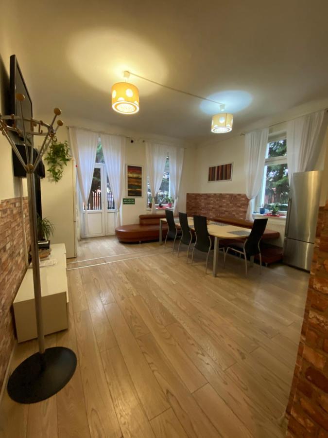 Hostel Piaseczno بياسيتشنو المظهر الخارجي الصورة