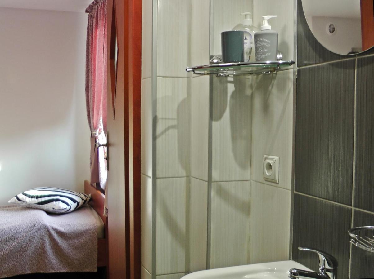 Hostel Piaseczno بياسيتشنو المظهر الخارجي الصورة
