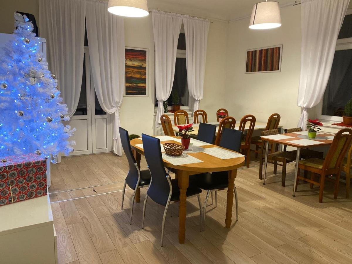 Hostel Piaseczno بياسيتشنو المظهر الخارجي الصورة